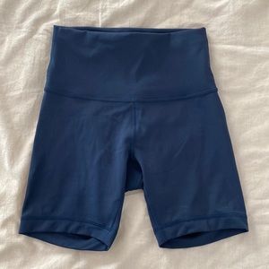 Wunder Train High-Rise Short 6”